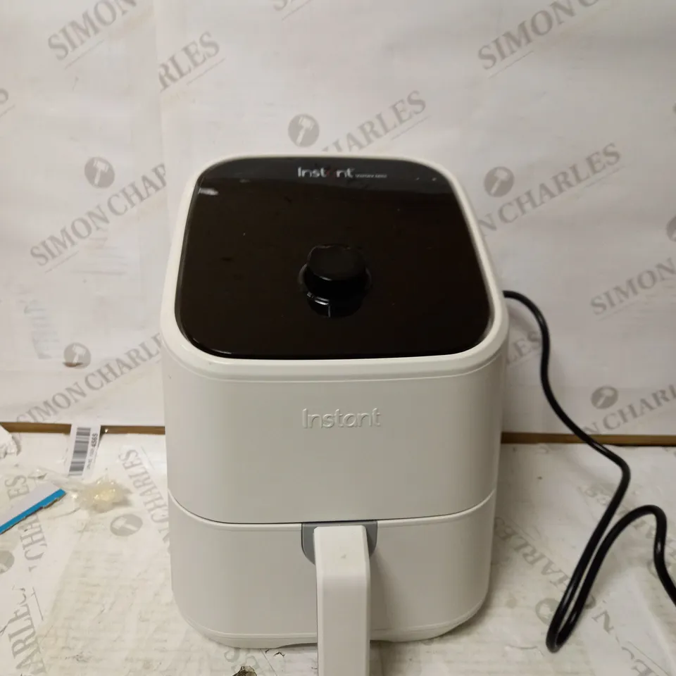 INSTANT POT BRANDS VORTEX MINI AIR FRYER 2L - WHITE