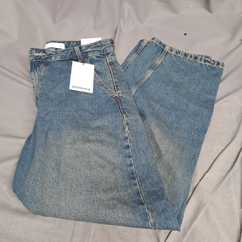 BERSHKA SKATER JEANS IN VINTAGE DENIM SIZE EU 40