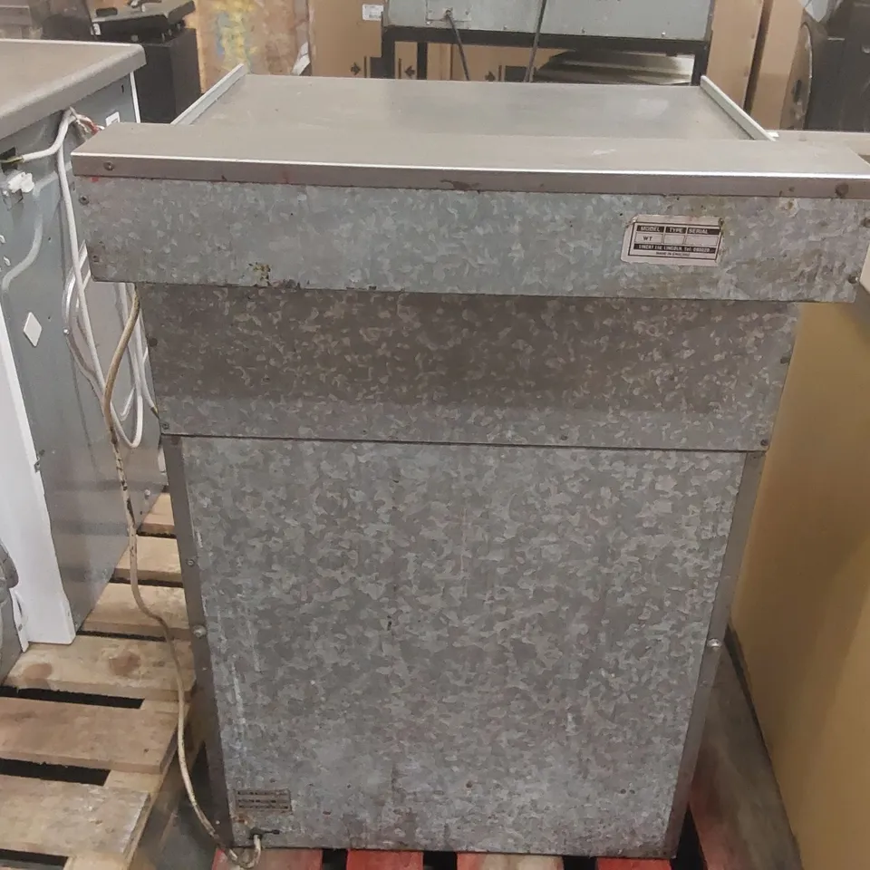 LINCAT COMMERCIAL STORAGE CUPBOARD