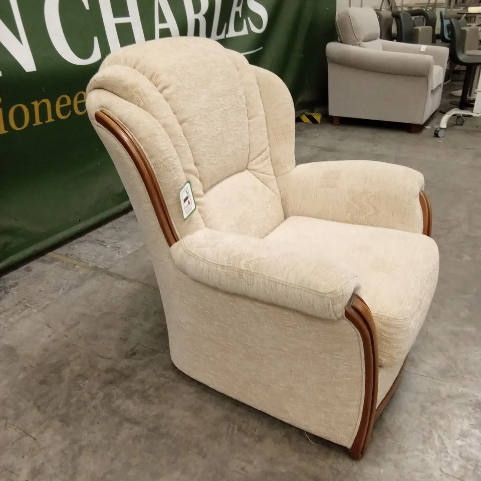 DIVANI ITALIAN MADE QUALITY FABRIC ARMCHAIR