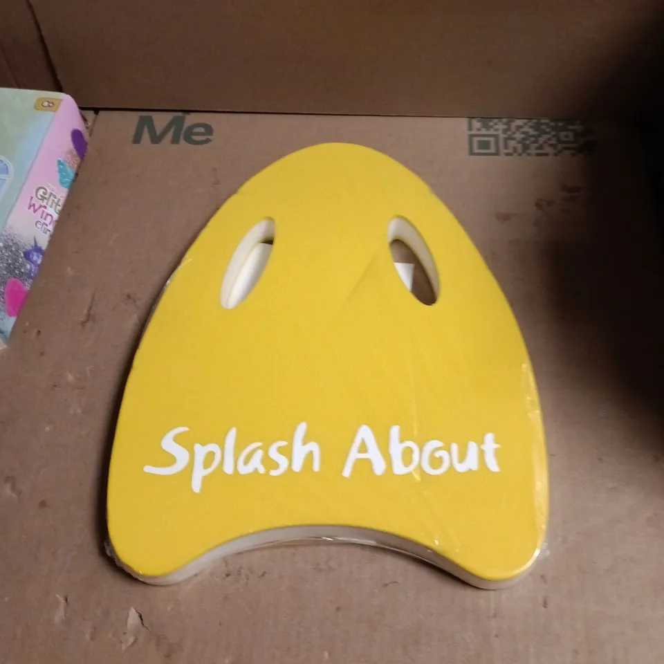 BOX OF APPROXIMATELY 20 ASSORTED TOYS INCLUDING SPLASH ABOUT FLOATBOARD AND GRANFIX MAKE YOUR OWN GLITTER WINDOW CLINGS 