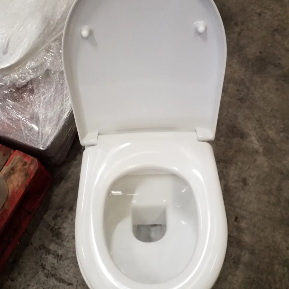 BRAND NEW TOILET PAN WITH SEAT