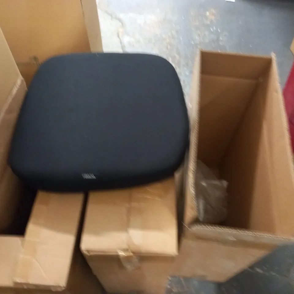 LOT OF ASSORTED OFFICE CHAIR PARTS TO INCLUDE 3 SEAT PADS, HEADREST AND 4 ADJUSTERS