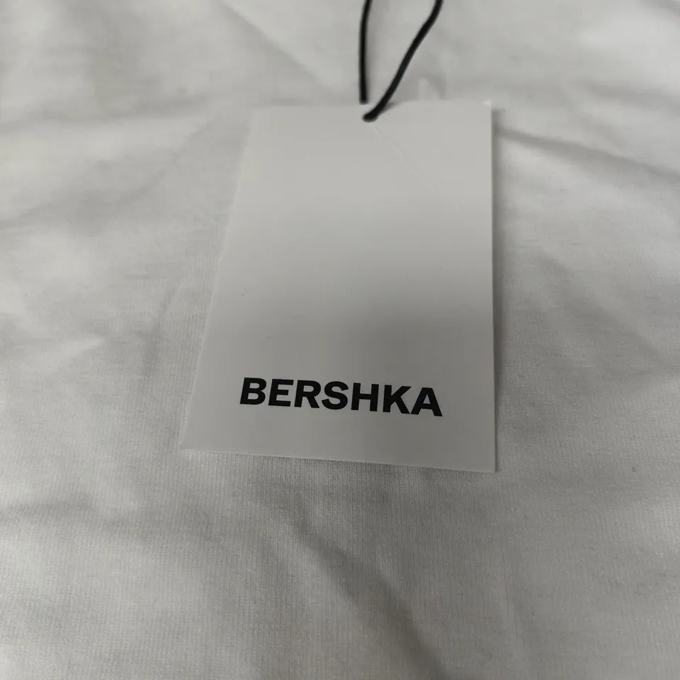 BERSHKA KIDS WHITE T-SHIRT – SIZE L (MEX 30) 