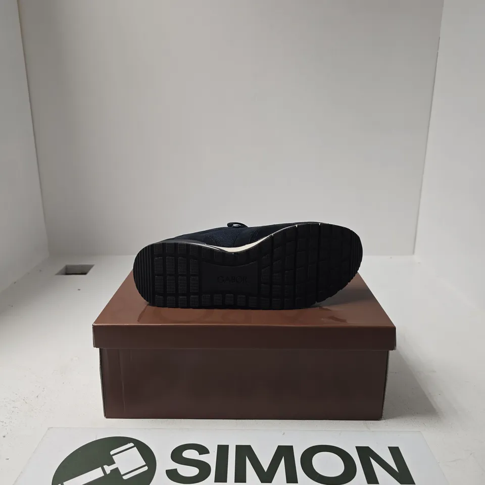 BOXED PAIR OF GABOR LOW TOP TRAINERS SIZE 5
