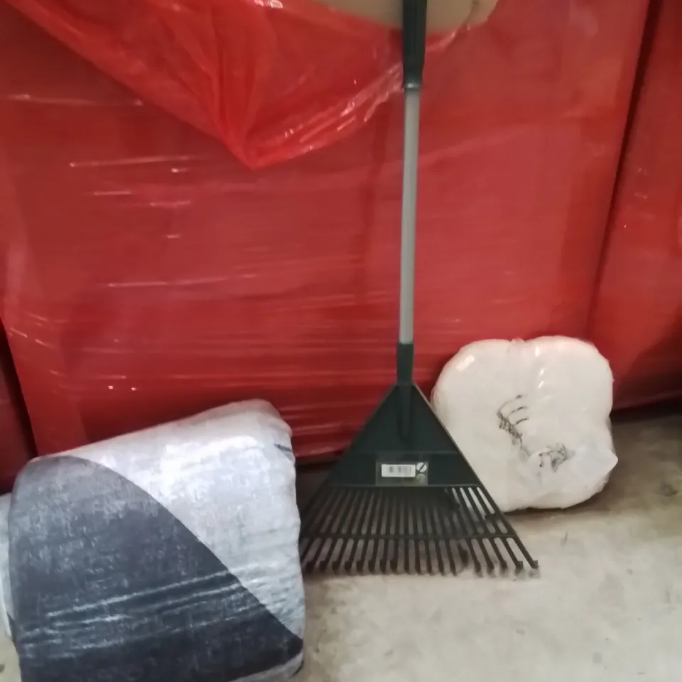 PALLET OF ASSORTED HOUSEHOLD GOODS AND PRODUCTS TO INCLUDE;AREA RUG,SEAT,RAKE