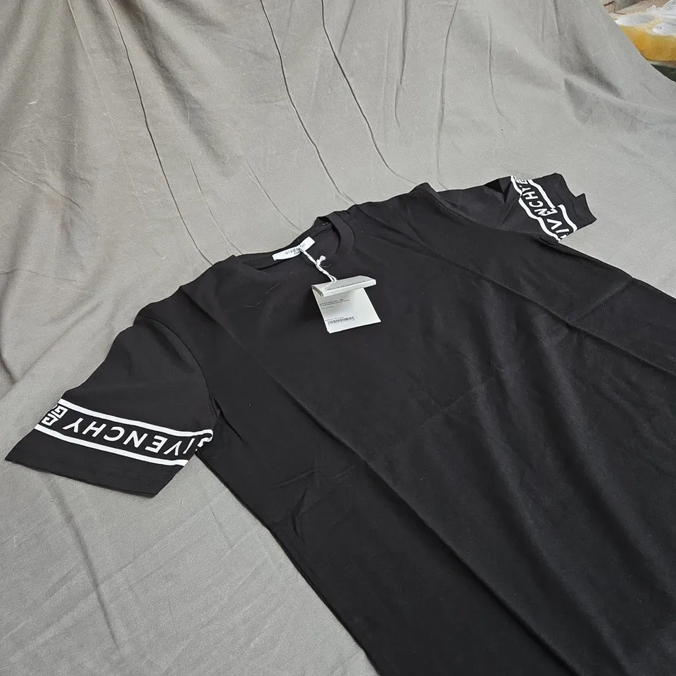 GIVENCHY SLIM FIT TEE SIZE XL