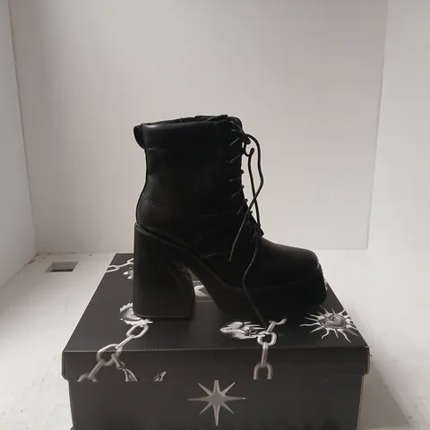 KOI BLACK PLATFORM LACE-UP BOOTS – WOMEN'S UK 7