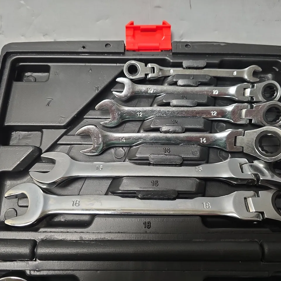 UNBRANDED SET OF 12 ASSORTED WRENCHES 