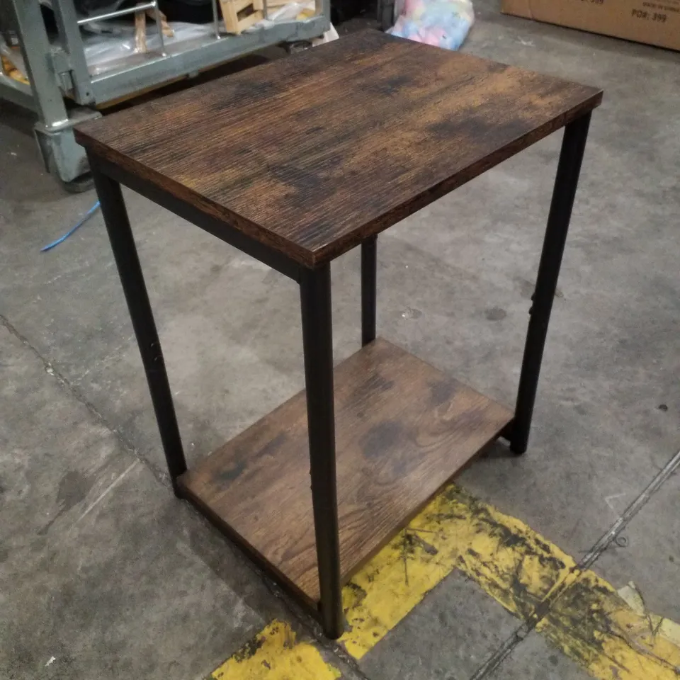 AKITOSHI END TABLE