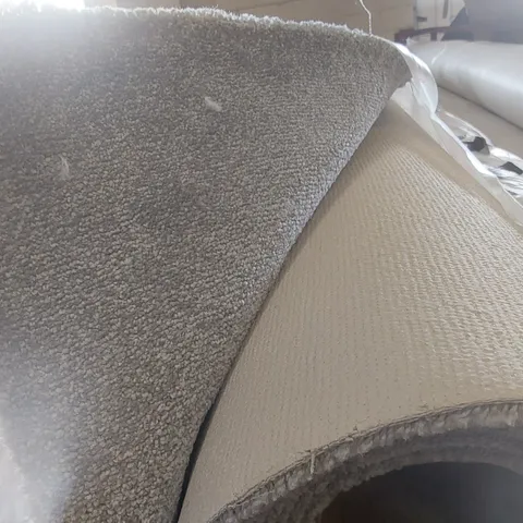 ROLL OF QUALITY EC FREEDOM FOG CARPET - APPROXIMATELY 4 x 3m
