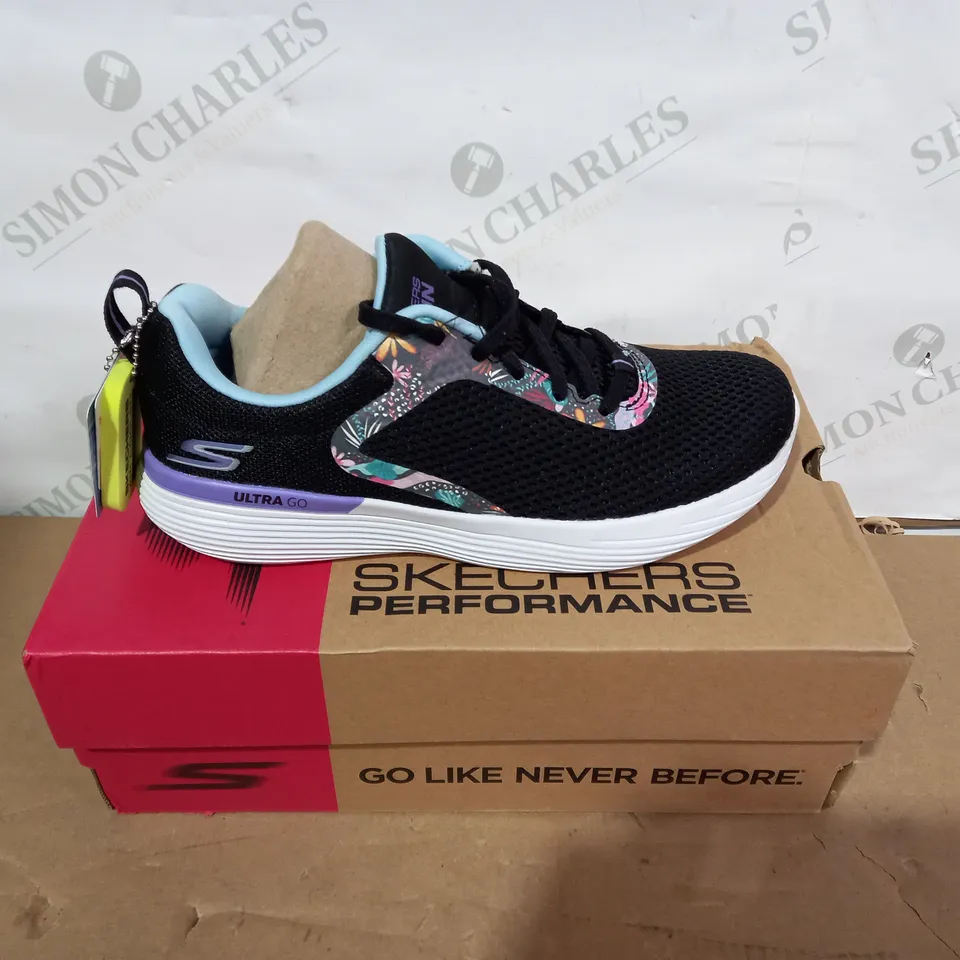 BOXED PAIR OF SKECHERS - SIZE 3.5