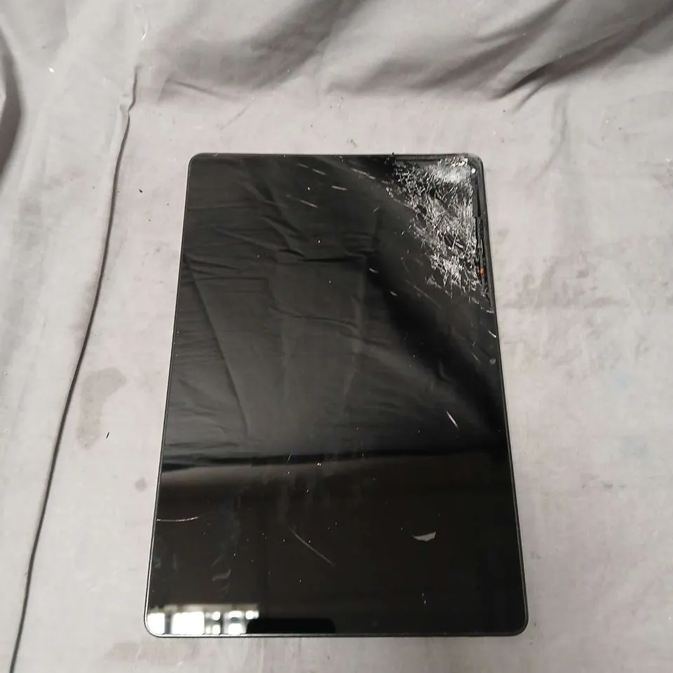 SAMSUNG GALAXY TABLET SM-X216B 128GB – BLACK (CRACKED FRONT SCREEN)