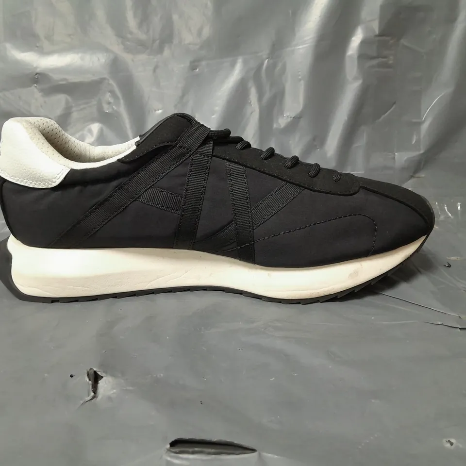 ARMANI EXCHANGE MENS TRAINERS BLACK SIZE 10