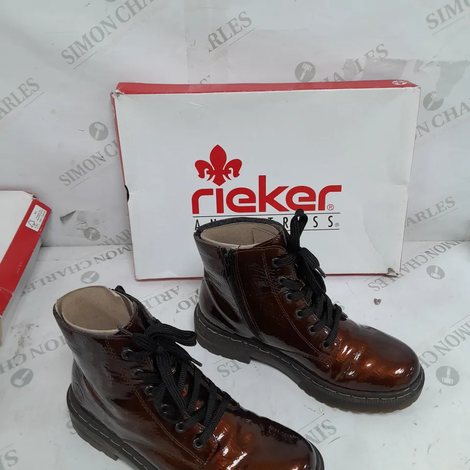 PAIR OF RIEKER LACE ANKLE BOOTS IN BRONZE - 5