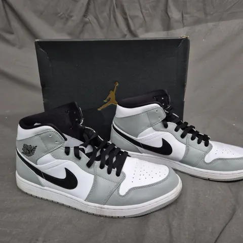 BOXED PAIR OF AIR JORDAN 1 MID SMOKE GREY SIZE UK 12