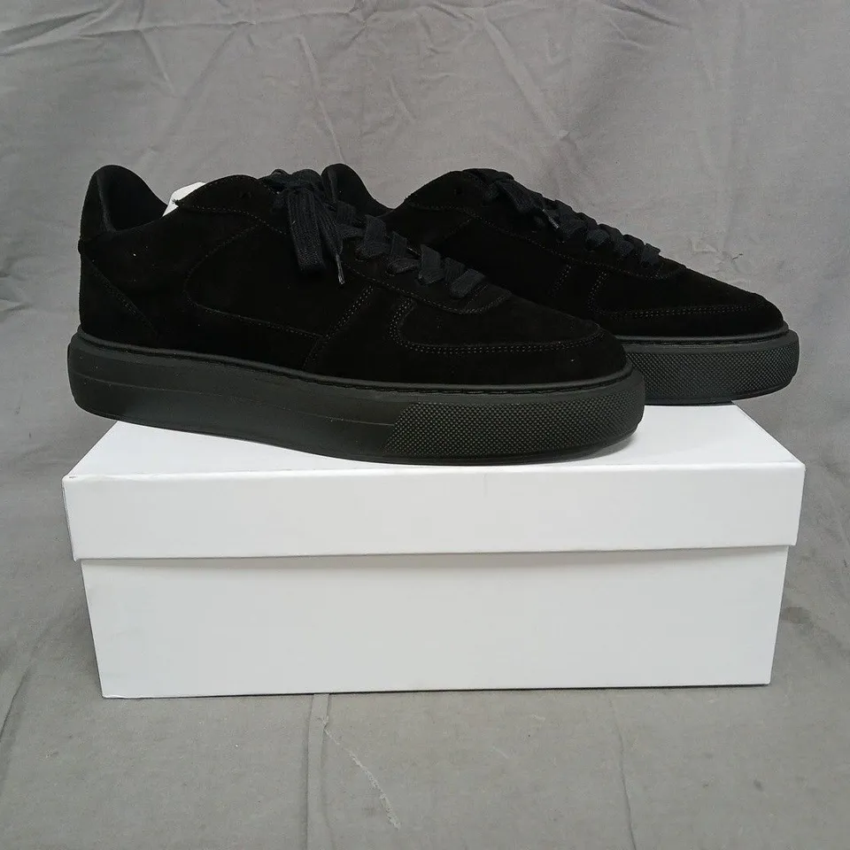 BOXED PAIR OF CLEENS COURT TRAINERS IN TRIPLE BLACK SUEDE SIZE UK 11.5
