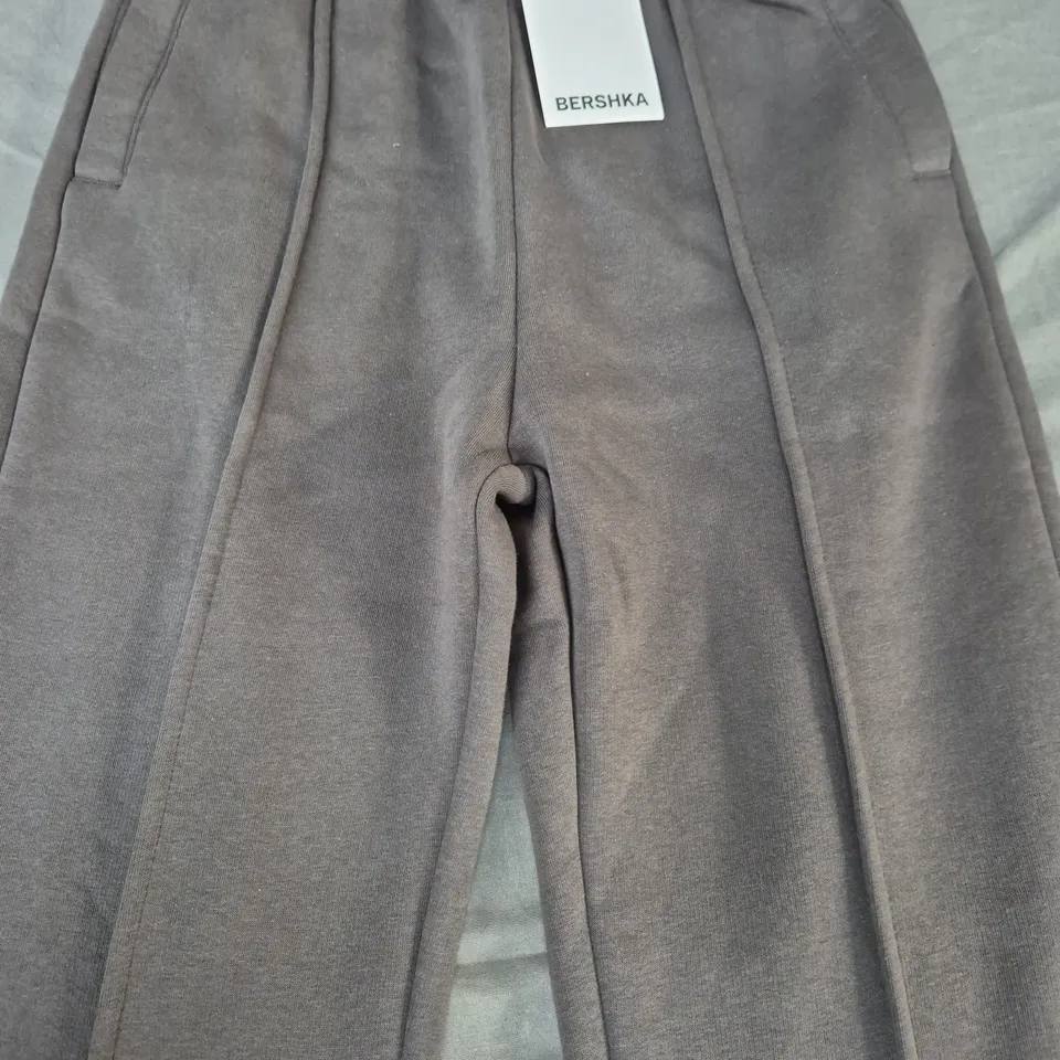 BERSHKA JOGGERS IN GREY SIZE XS