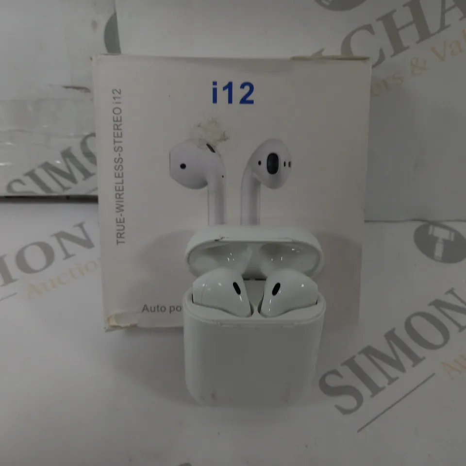 BOXED I12 TRUE WIRLESS EARBUDS IN WHITE