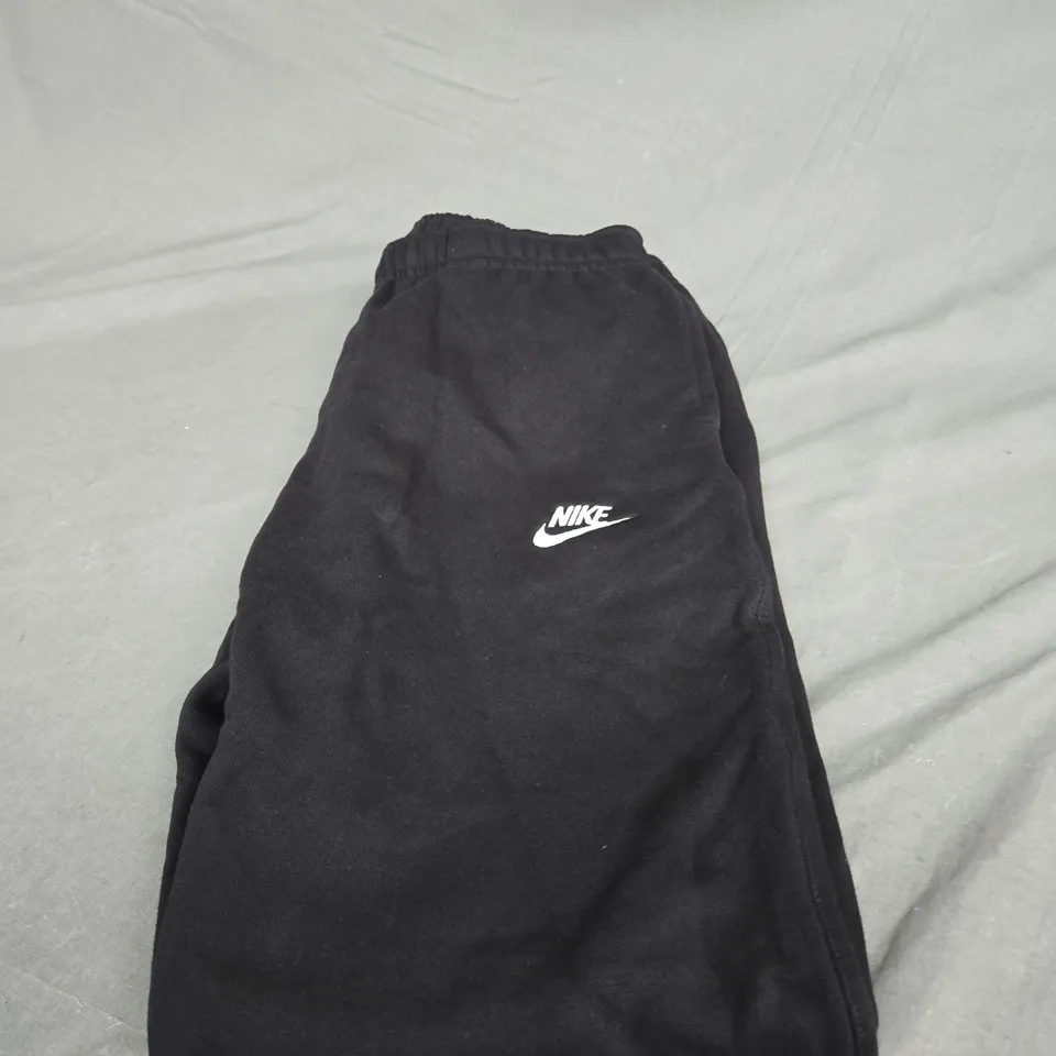 NIKE LOGO FLEECED TRACKSUIT SIZE L