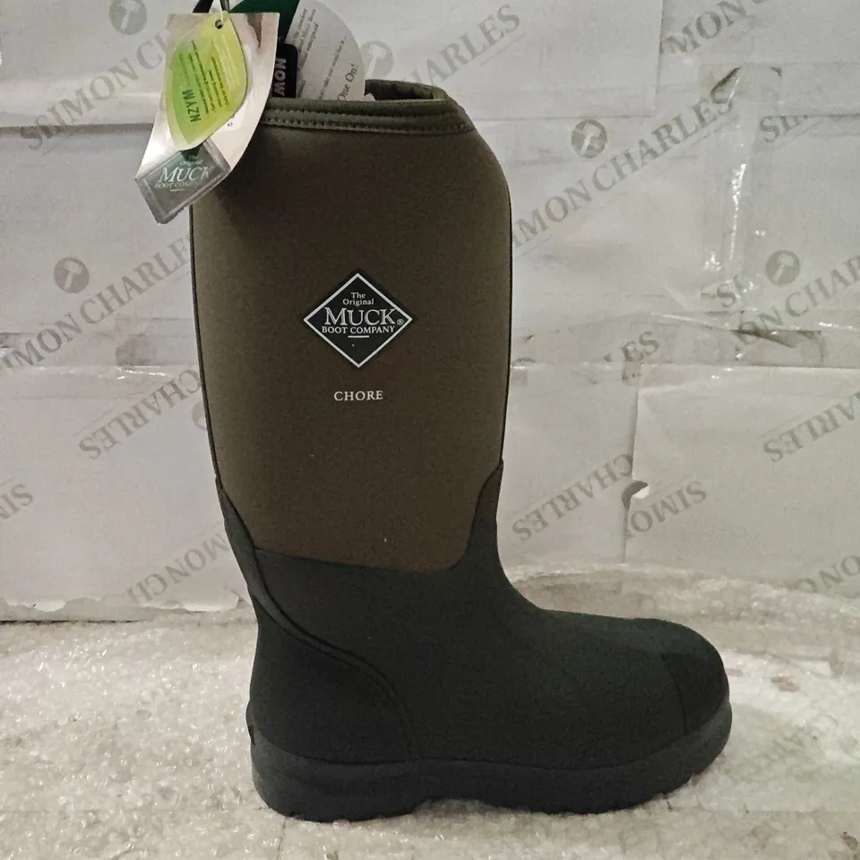 MUCK BOOT COMPANY CHORE ALL CONDITIONS MOSS/MOSS MEN'S WORK BOOTS (UK 9)