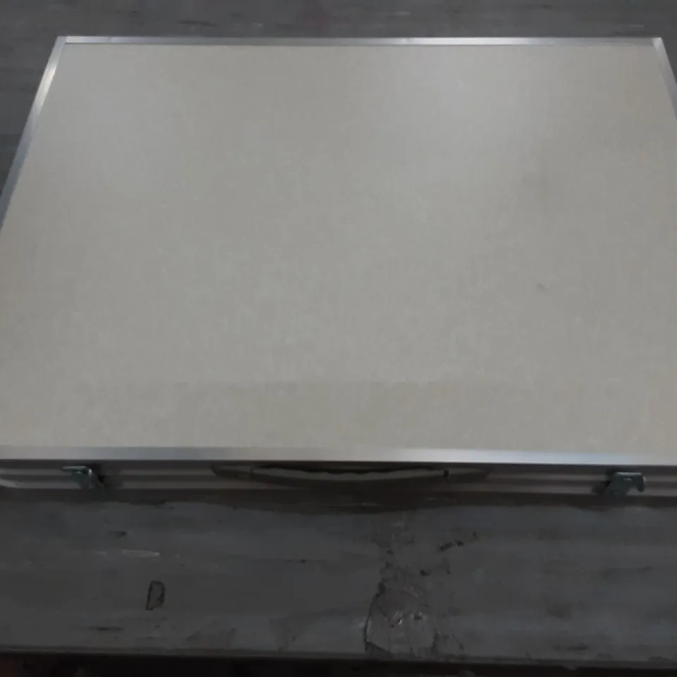 BOXED FOLDING TABLE - 64X7C50 CM 