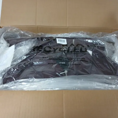 BOX OF APPROX 10 ASSORTED CLOTHING ITEMS