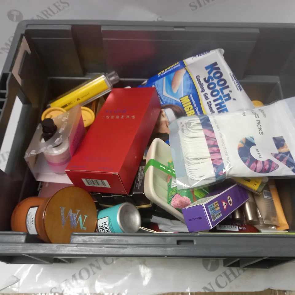 BOX OF APPROXIMATELY 30 COSMETIC PRODUCTS TO INCLUDE ICEBERG, CRYSTAL PRO, RHS, ETC