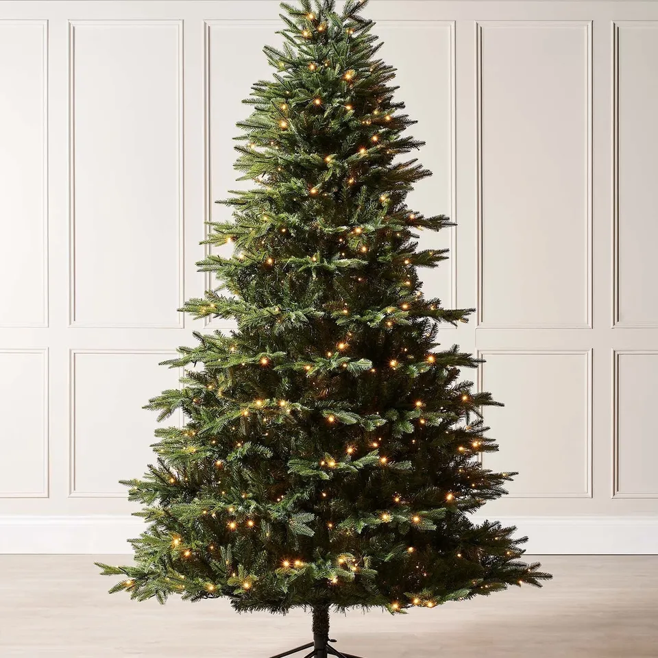 BOXED 6FT GREEN LIGHTED ARTIFICIAL PINE CHRISTMAS TREE WITH STAND (1 BOX)