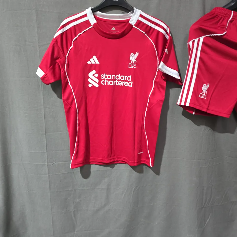 LIVERPOOL FC M. SALAH 11 HOME SHIRT + SHORTS – ADIDAS OFFICIAL LICENSED PRODUCT, SIZE UK 28