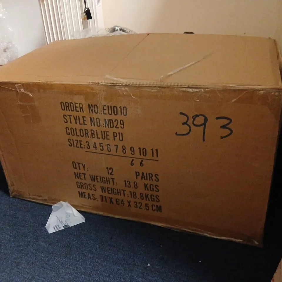 LARGE QUANTITY OF ASSORTED SHOES AND FOOTWEAR
