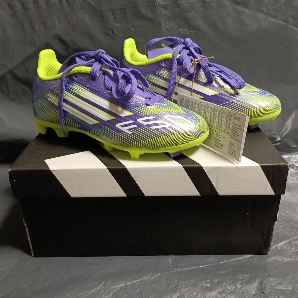 BOXED PAIR OF ADIDAS F50 LEAGUE KIDS FOOTBALL BOOTS IN PURPLE/LIME SIZE UK 11K
