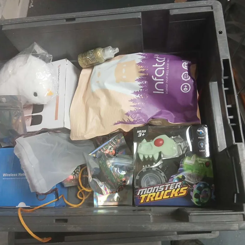 ASSORTED CHILDREN'S TOYS & GAMES – MONSTER TRUCKS BOX, MAGNETIC SET, MARKERS & FIGURES (LOT)