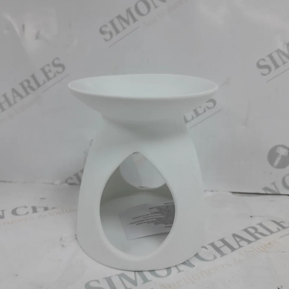 TEALIGHT CANDLE HOLDER 