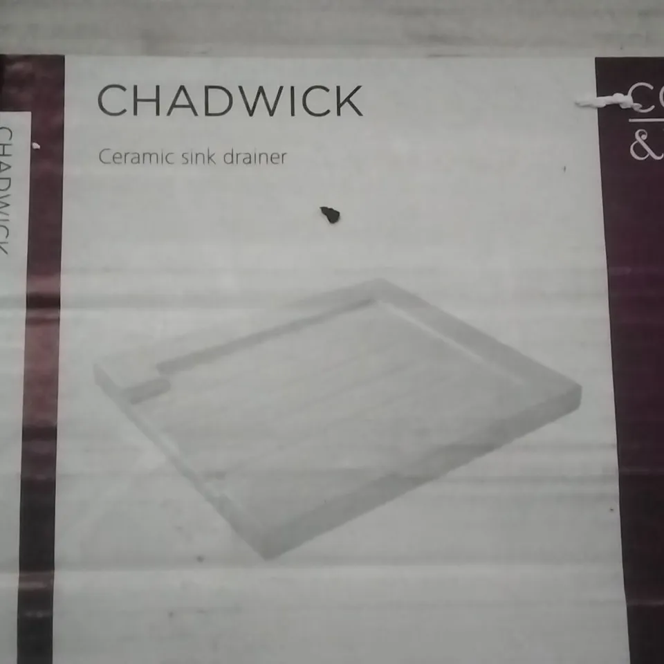 PALLET OF ASSORTED BATHROOM PARTS