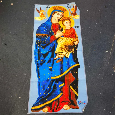 RELIGIOUS TEXTILE RUG – VIRGIN MARY AND CHILD ON BLUE MANTLE
