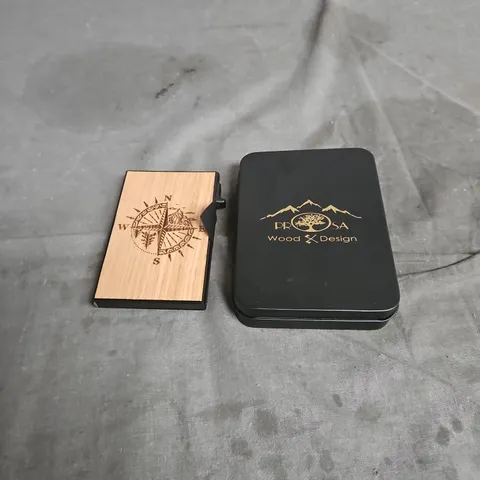 PROSAWOOD CARD HOLDER IN COMPASS