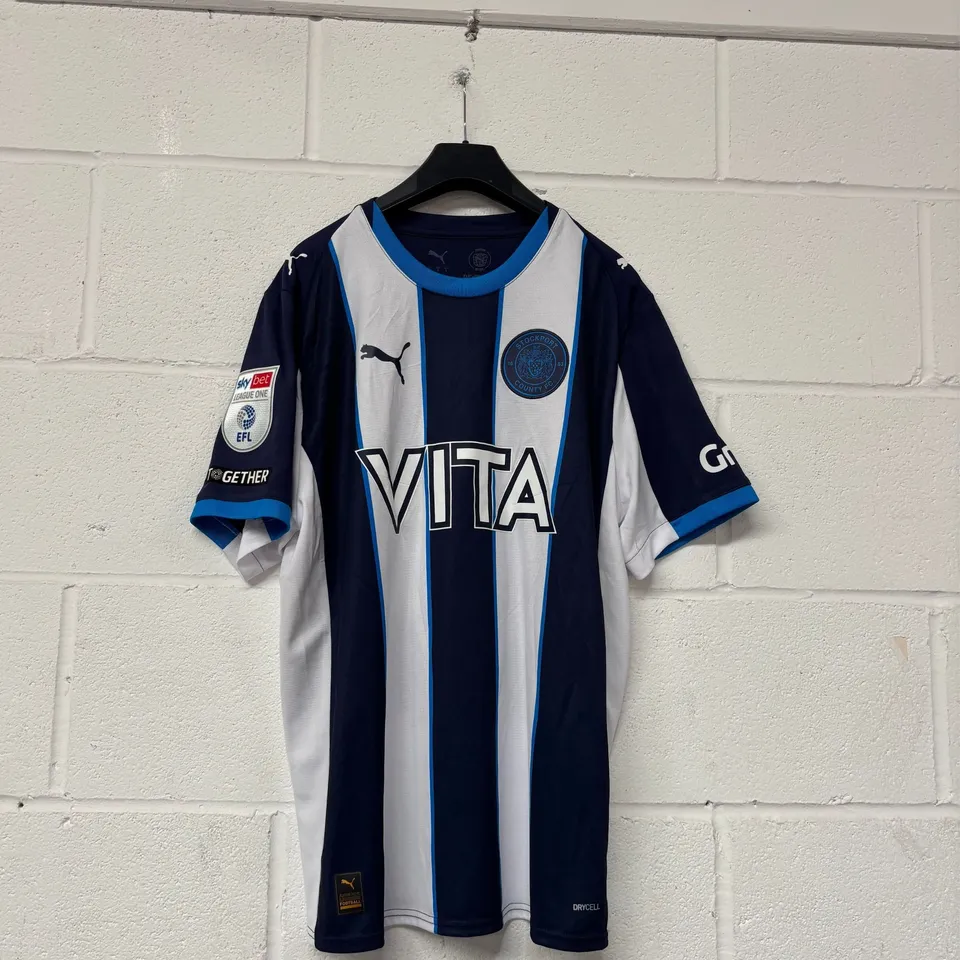 STOCKPORT COUNTY F.C LEAGUE ONE MATCH WORN AWAY SHIRT IN BLUE/WHITE - EU L / OWEN DODGSON #3