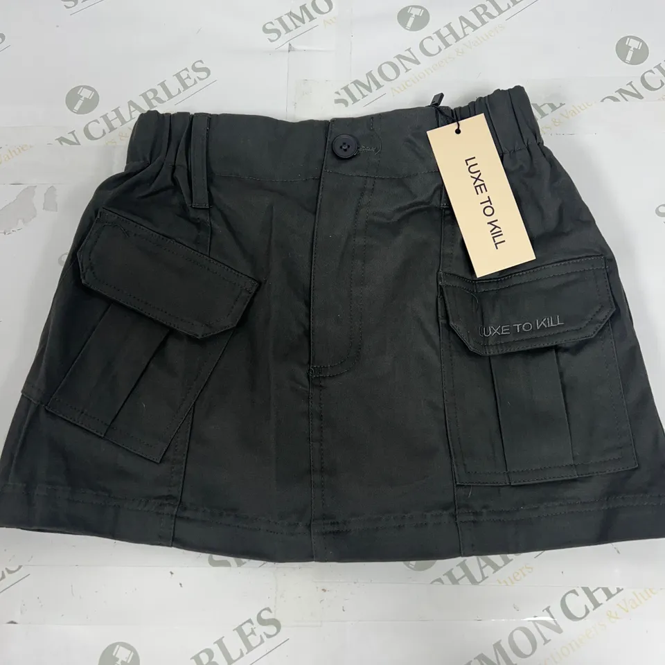 LUXE TO KILL CARGO MINI SKIRT IN CHARCOAL SIZE 6