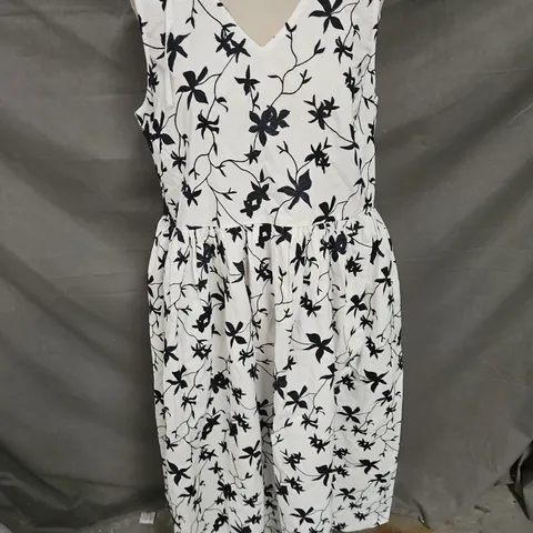 BARBOUR ELINA DRESS IN WHITE/NAVY SIZE 12