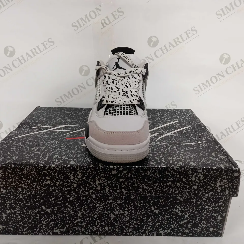 NIKE AIR JORDAN 4 RETRO - UK 4.5
