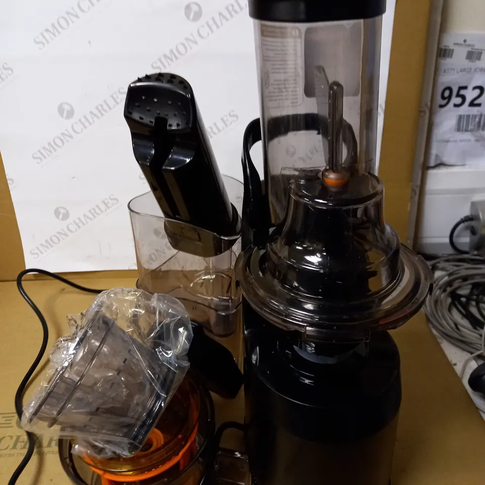 FRIDJA MASTICATING JUICER