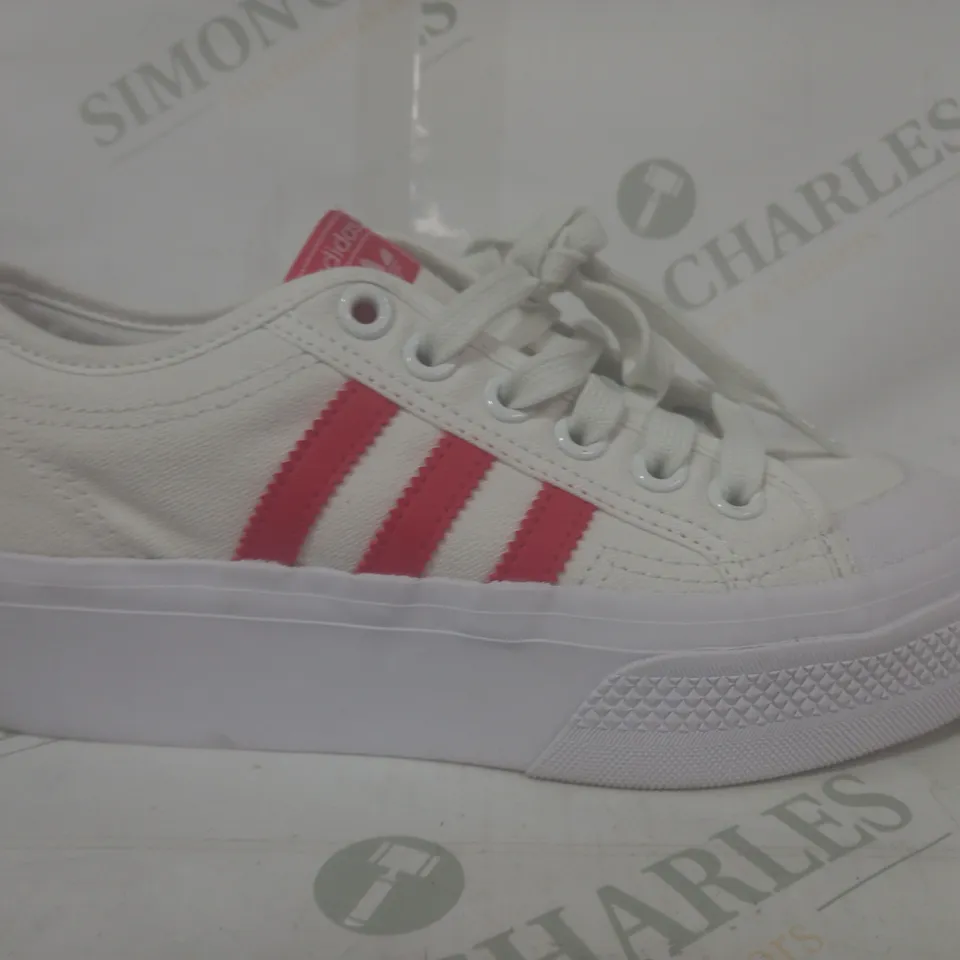 PAIR OF ADIDAS TRAINERS IN WHITE/RED UK SIZE 4