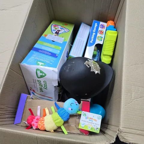 BOX OF APPROXIMATELY 8 ASSORTED TOYS INCLUDING LIGHT UP BUBBLE BLASTER , COOKIE CATERPILLAR RATTLE AND CRAZY GOLF SET