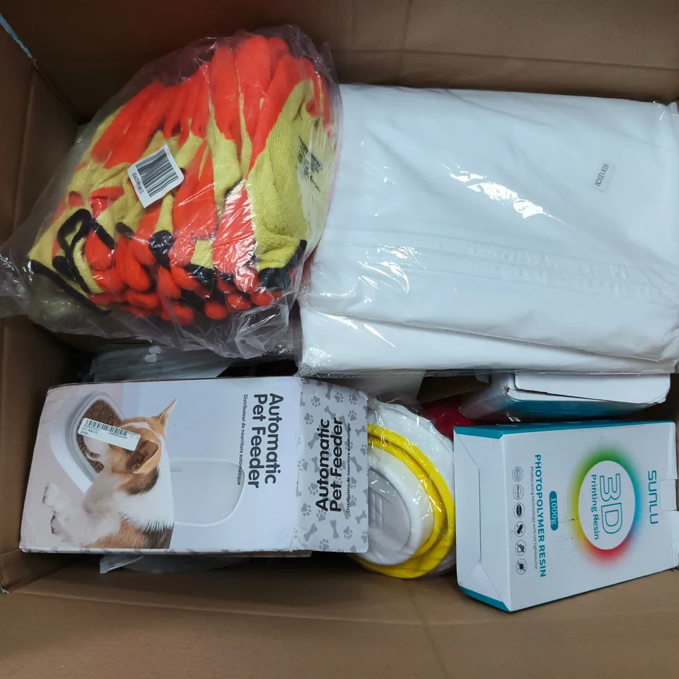 APPROXIMATELY 20 ASSORTED HOUSEHOLD PRODUCTS TO INCLUDE JOSEPH JOSEPH ECO LINERS, AUTOMATIC PET FEEDER, 3D PRINTING RESIN, ETC - COLLECTION ONLY