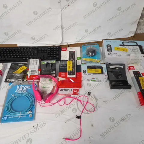 LOT OF APPROXIMATELY 10 ASSORTED ELECTRICAL ITEMS TO INCLUDE JUICE XXL CHARGE CABLE, ONE FOR ALL EVOLVE REMOTE, AND RAPOO M300 SILENT ETC.