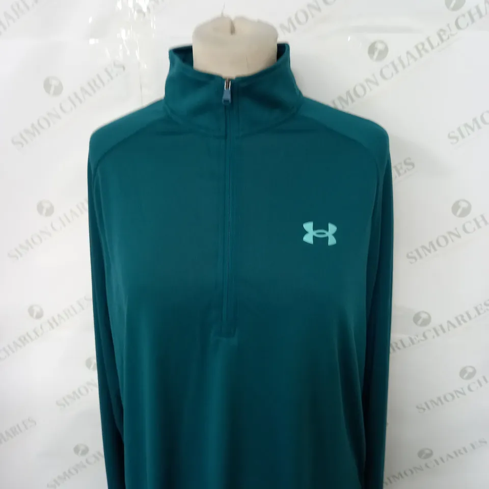 UNDER ARMOUR HALF ZIP TOP SIZE M