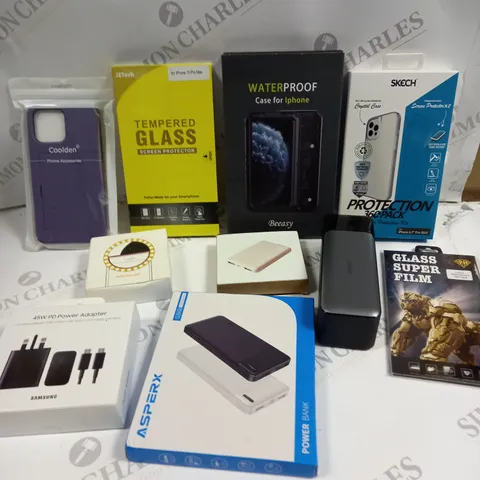 APPROXIMATELY 20 ASSORTED SMARTPHONE ACCESSORIES TO INCLUDE POWER BANKS, PROTECTIVE CASES, SELFIE RING LIGHT ETC 