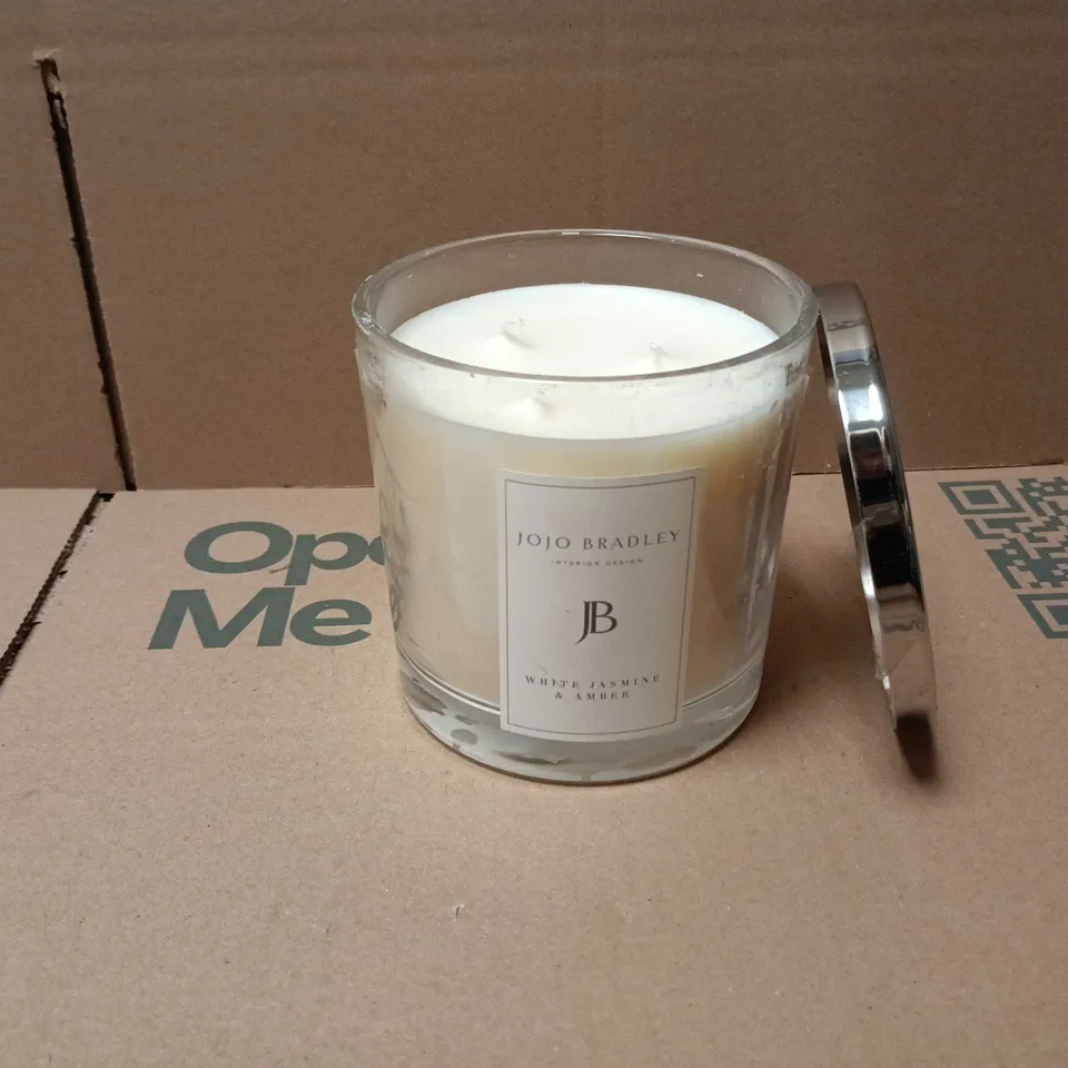 JOJO BRADLEY WHITE JASMINE & AMBER CANDLE (640G)