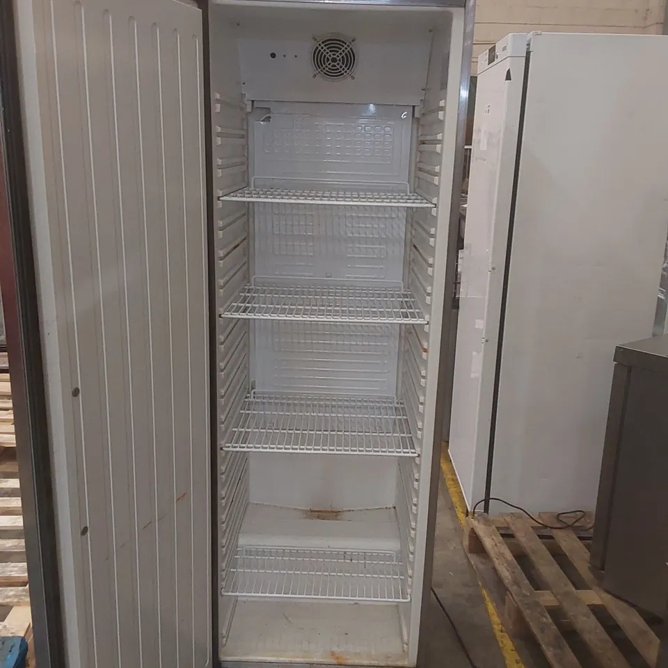 TEFCOLD UR400S COMMERCIAL UPRIGHT REFRIGERATOR